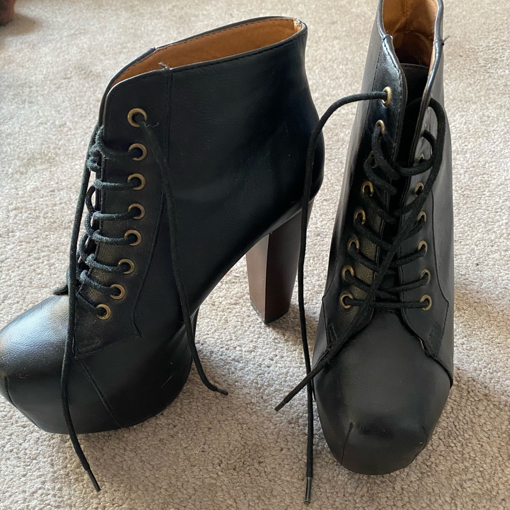 Chunky lolita boots